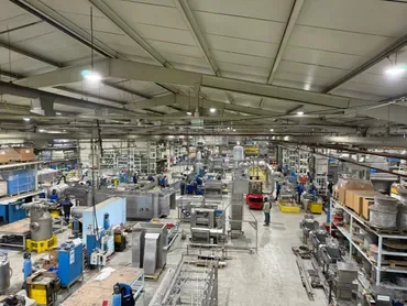 Assembly hall with machines being built at Bigtem