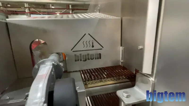 Bigtem grill marker with flame section and product belt