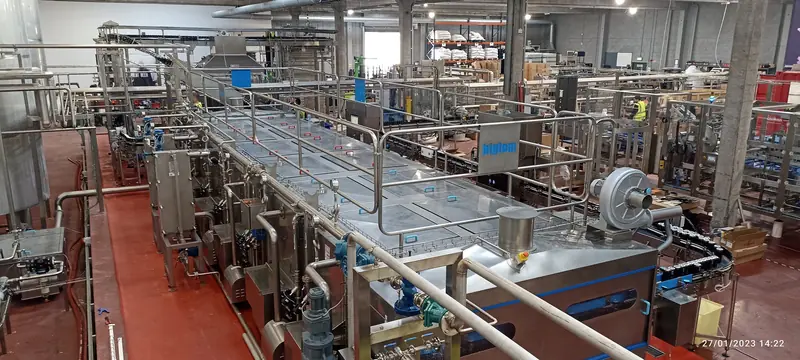 Bigtem tunnel pasteurizer installed in a bottling hall